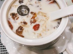 冰糖雪耳桃胶奶-广信牛奶甜品世家(台东店)