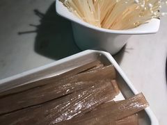 -左庭右院鲜牛肉火锅(浦江欢乐颂店)