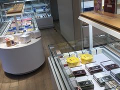 面包甜点陈列柜-好利来(西罗园店)