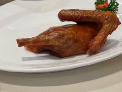 玻璃脆皮乳鸽-利苑酒家(金宝店)