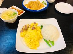 滑蛋牛肉饭-和园餐厅