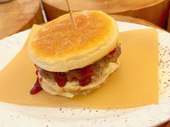 超级牛肉汉堡-野草莓自由市场