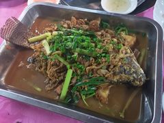 农家椰菜干焖罗非鱼-龙坛美食店