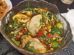 -何妹湿辣牛肉·粤式烧烤砂煲(桂雅路店)