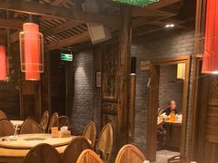 -野山舂·贵州现舂酸汤火锅(鸿通城店)