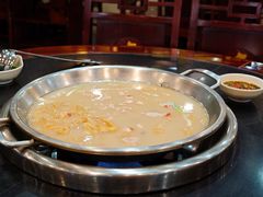 -老来福·非遗酸汤兔(凯旋路店)