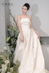 -欣薇婚纱(新源乐汇城店)