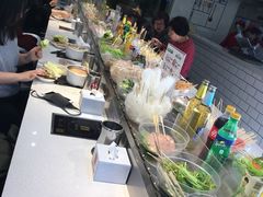 -百品聚旋转火锅(万德庄店)