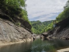 -燕子河大峡谷天坑仙境