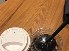 -星巴克(上海虹桥新天地二店)