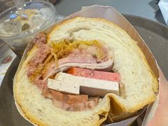 -Bánh Mì Huynh Hoa