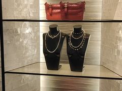 -CHANEL(戴高乐机场T 2E店)