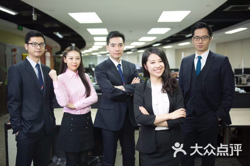 ren商务人像形象照摄影工作室