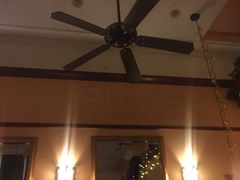 -玛格萝妮比萨屋(四平店)
