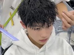 -鸿通城购物中心