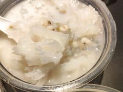 西米加雪耳加鲜奶-百花传统甜品店(原址店)