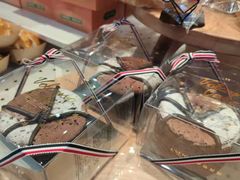 -罗森尼娜(德思勤店)
