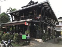 -Dash Teak House