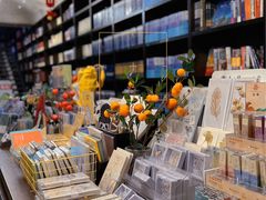 -钟书阁(松江泰晤士小镇店)