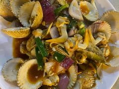 -三亚火车头万人海鲜广场