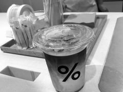 咖啡拿铁(冰)-% Arabica阿拉比卡咖啡(武康路店)