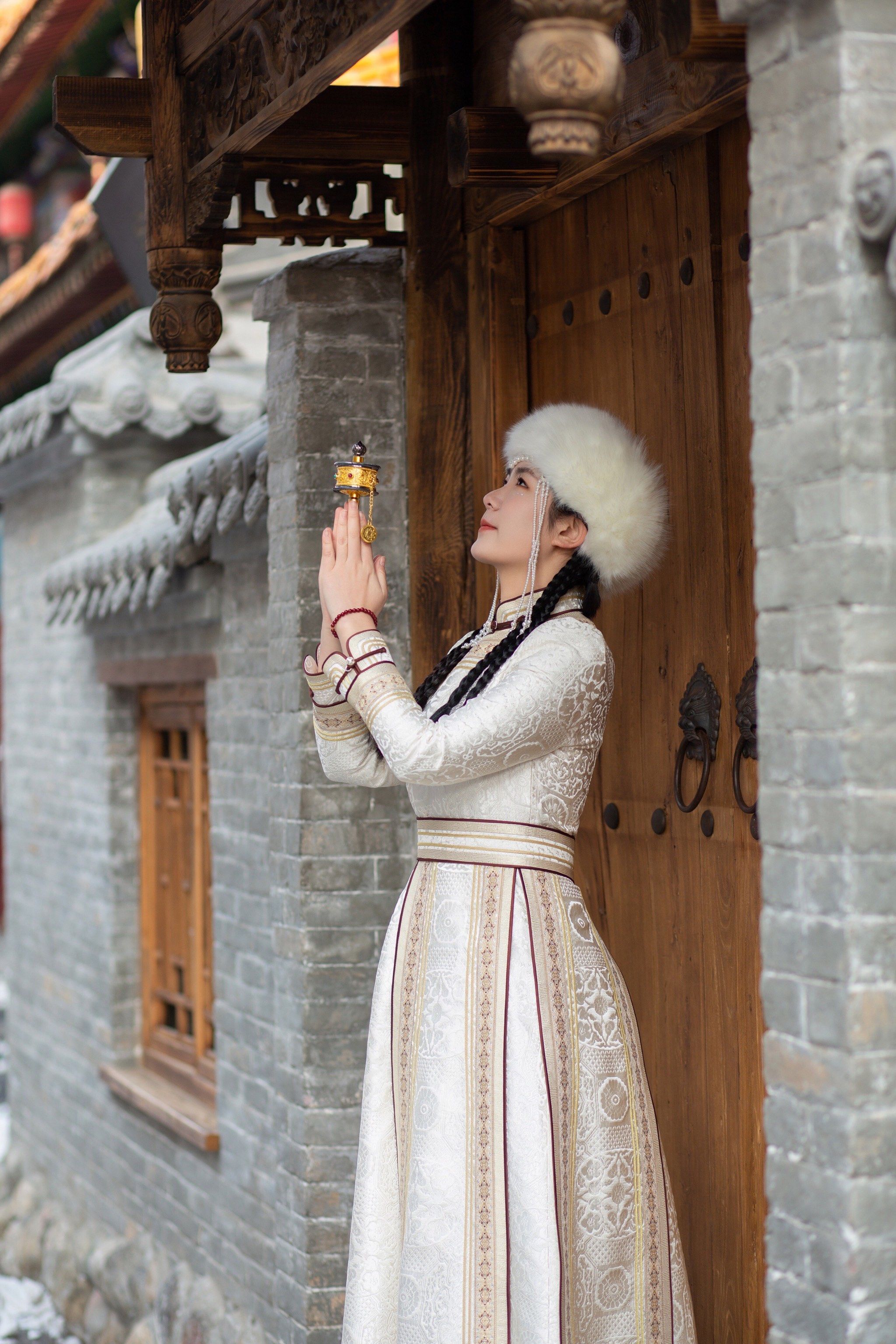 �蒙古服写真女生,异域风情太美了✨