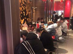 等位区-麦当劳(汉口火车站候车室店)