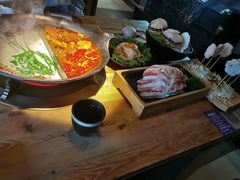 台式麻辣锅-湊湊火锅·茶憩(杭州湖滨银泰in77店)