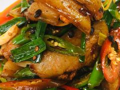 -有红鸡毛店·川菜(建设路店)