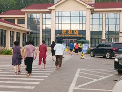 -窦店服务区-停车场