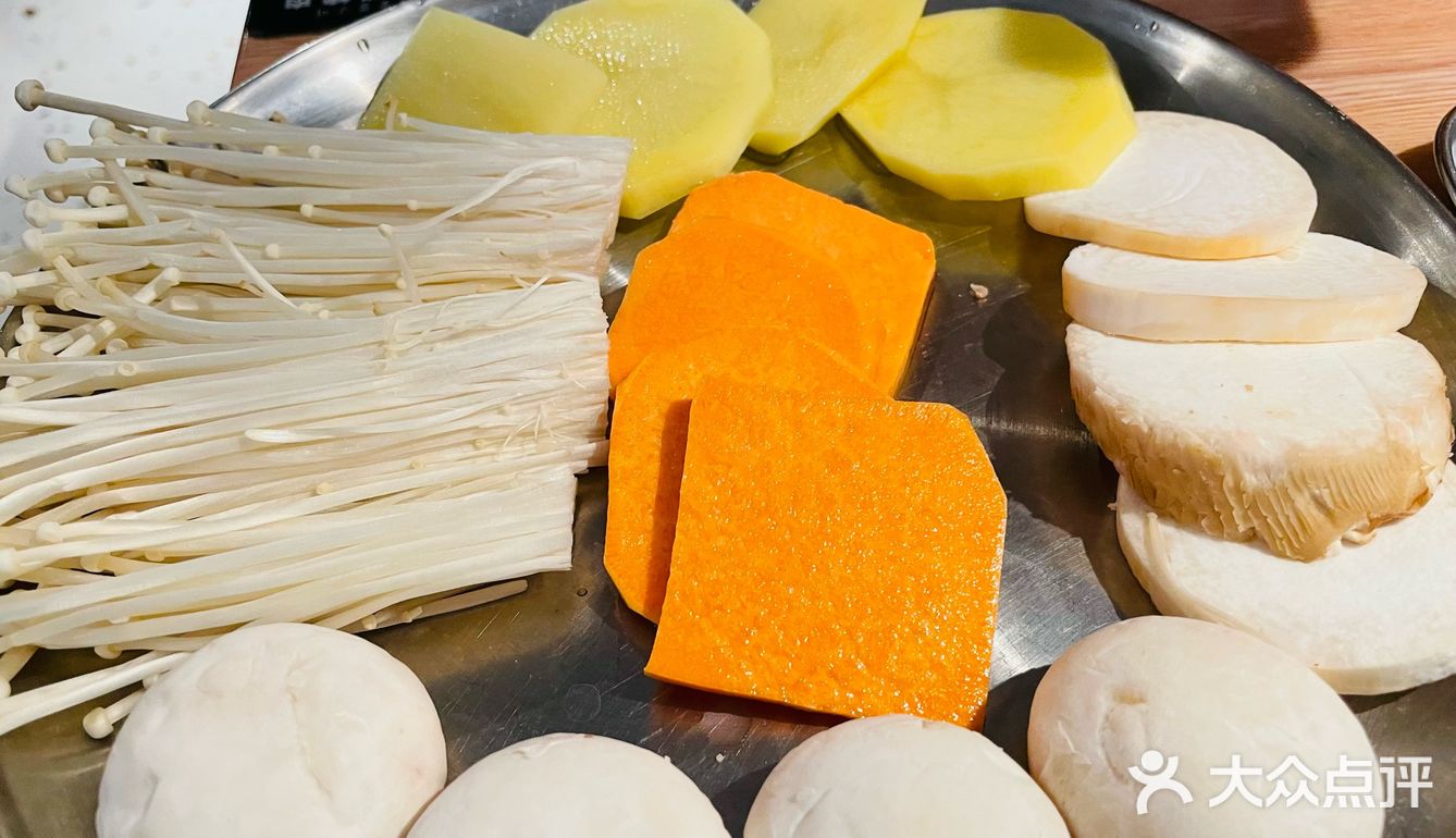 起风降温该咋办？小姐姐说没有比这样吃一顿烤肉更带劲儿的了！