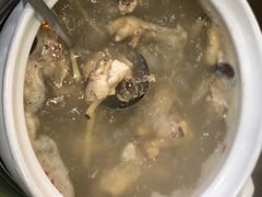 特色本鸡锅-新招鲜(长江路店)
