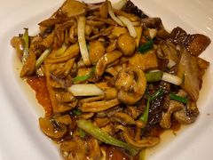 腊味炒菌菇-金牌外婆家(苏州中心店)
