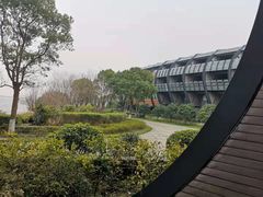 -上海滴水湖皇冠假日酒店