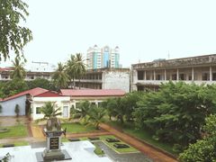 -吐斯廉屠杀博物馆