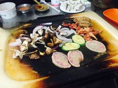 石板烤肉，都好吃-阿昌白族石板烧·菌锅(大理古城店)