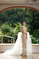 点击看大图 -Renee芮亦婚纱