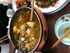 -有红鸡毛店·川菜(建设路店)