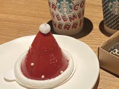 圣诞帽草莓慕斯-星巴克(徐州苏宁广场B1店)