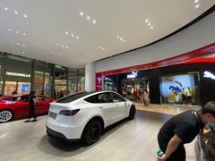-TESLA 特斯拉(广州天环广场体验店)