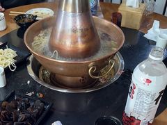 -果松木炭酸菜铜火锅·外婆参鸡汤