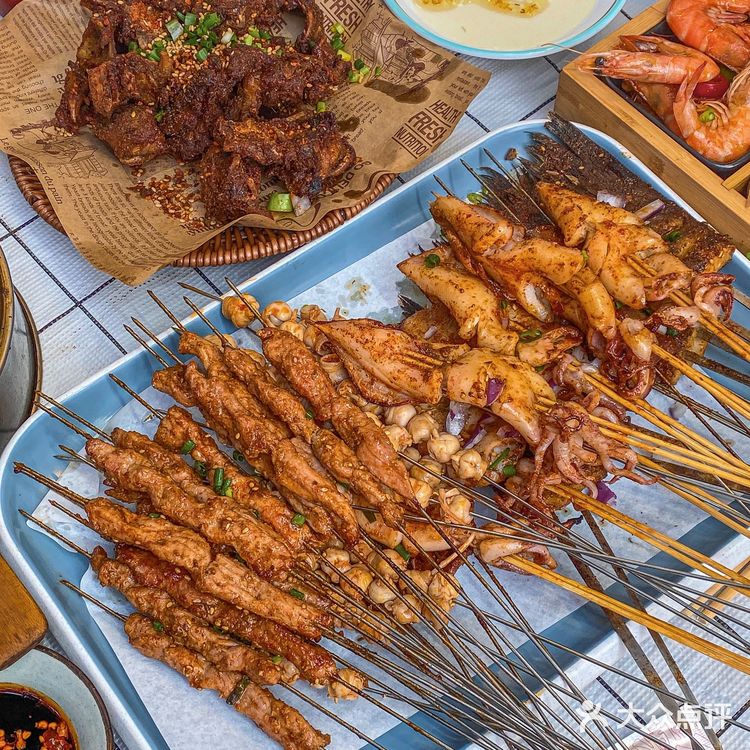 别问了！在武汉！烧烤届天花板！
