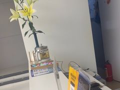 -卡罗酒店(东门晒布地铁站店)