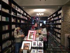 -钟书阁(松江泰晤士小镇店)