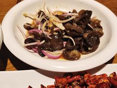 洋葱拌木耳-泡椒食堂