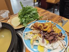-菌之家·专业纯野生菌火锅·特色炒菌
