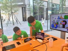 -Apple零售店(华贸购物中心店)