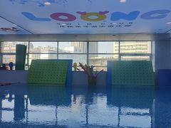 -龙格亲子游泳·水育早教中心(华亿大润发店)