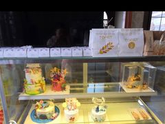 面包甜点陈列柜-咖咖熊蛋糕定制·蓝风车动物奶油