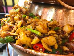 双层铁锅牛蛙-巴四老城区炭火蛙锅(张江店)